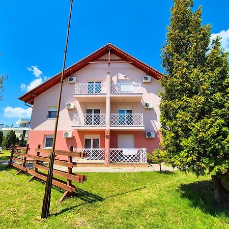 Ildiko Apartmanhaz Zamardi Exterior photo