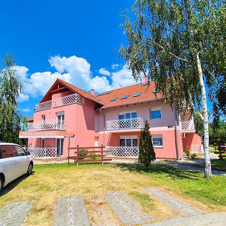 Ildiko Apartmanhaz Zamardi Exterior photo