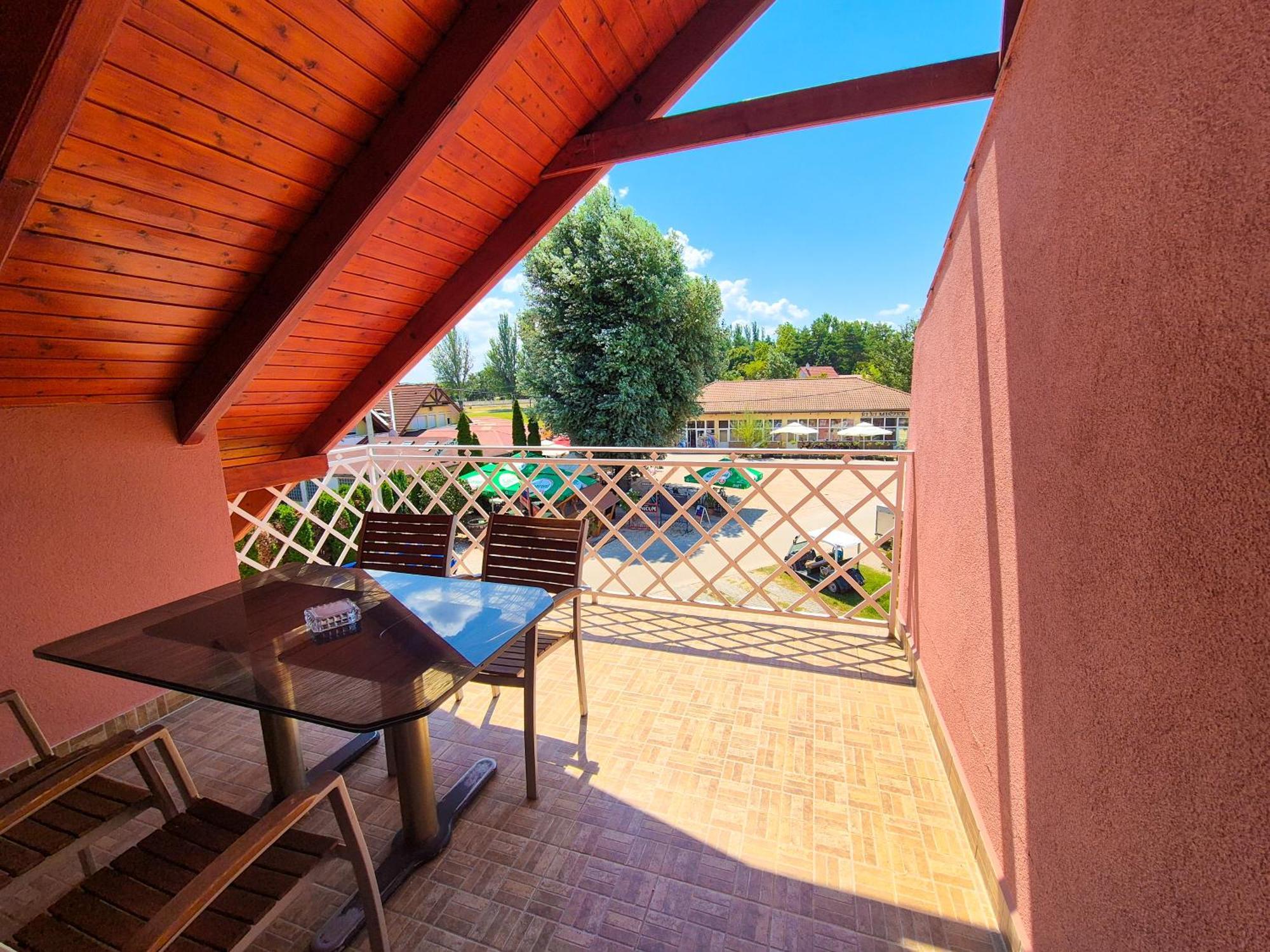 Ildiko Apartmanhaz Zamardi Exterior photo